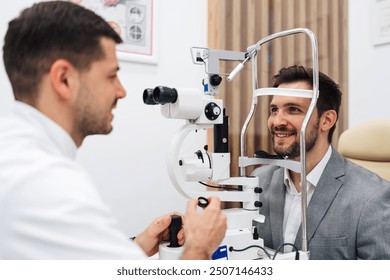 Consultant ophthalmologist